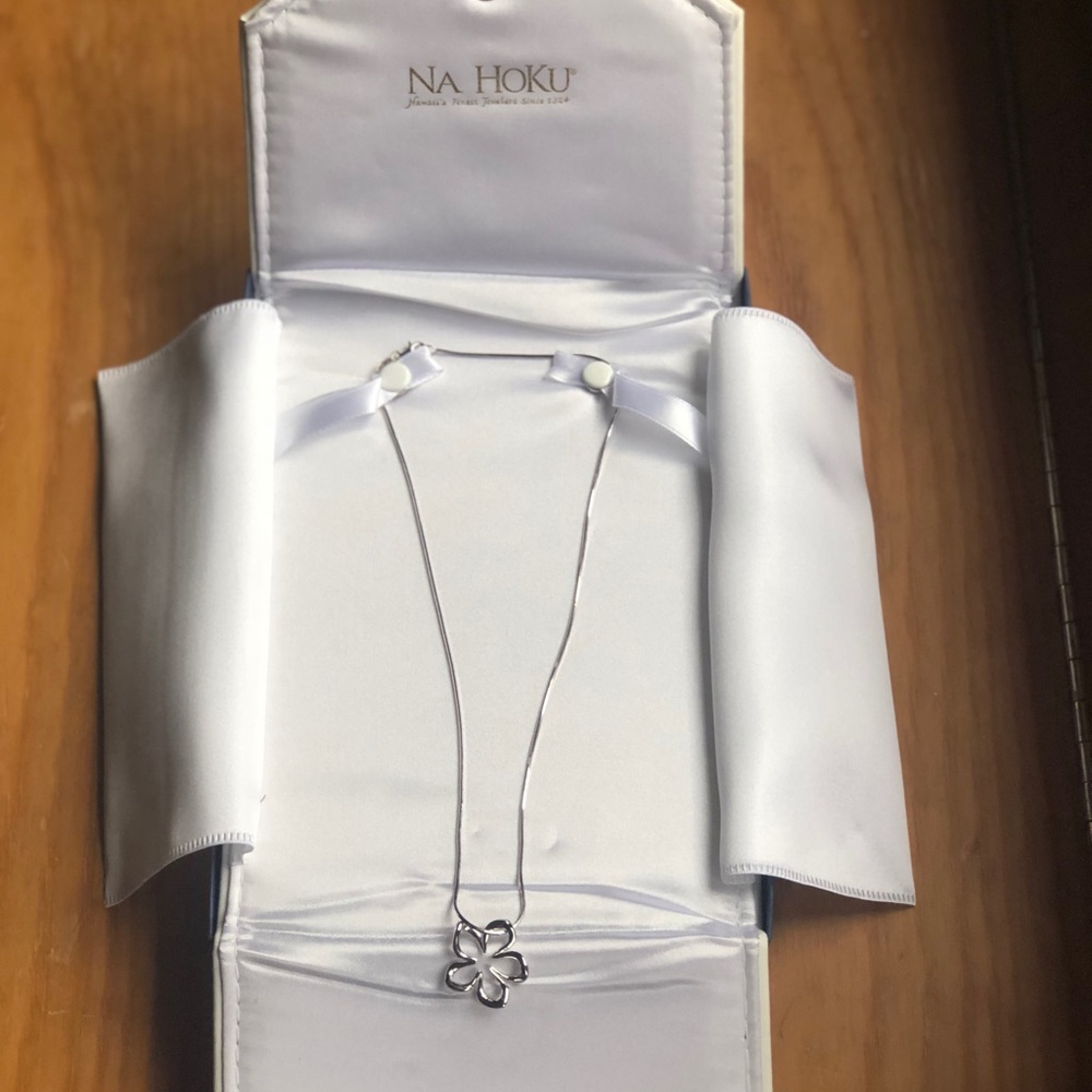 NEW NaHoku Sterling Silver Plumeria Necklace.
